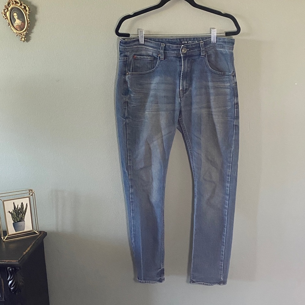 MBX Slim Men’s Jeans in Faded Blue